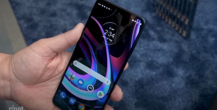 Motorola Edge hands-on: 0, 144Hz screen and new AI selfies Motorola Edge hands-on: 0, 144Hz screen and new AI selfies